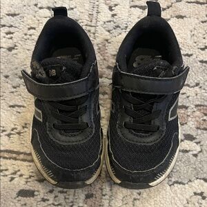 New Balance Toddler Black Sneakers Size 7